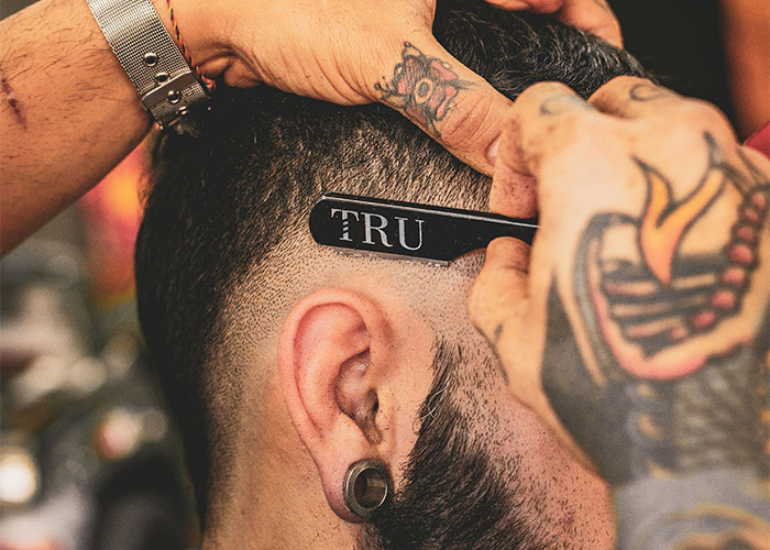 Barber Says He Expects A 40% Tip, People Find It Outrageous