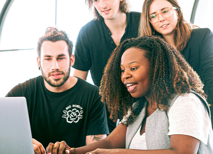 “Wild Salary Ranges”: 35 Of The Biggest Red Flags Displayed By Hiring Companies