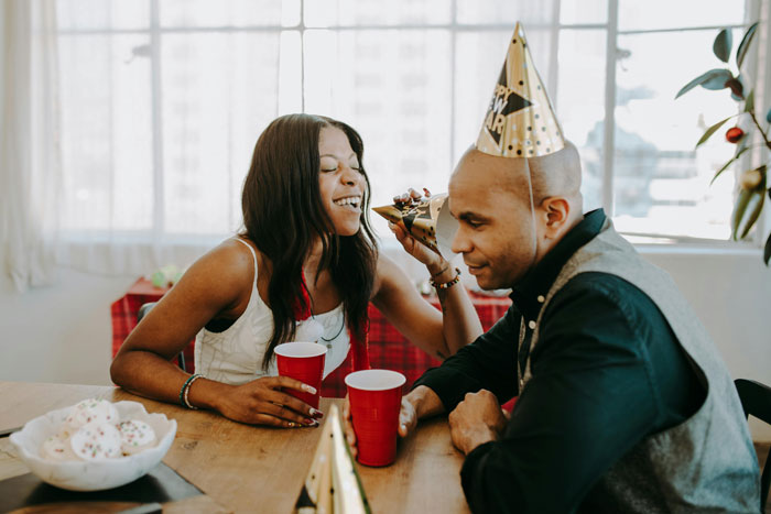 Guy Walks Out Of Blind Date When Friends Try To Set Him Up With Obsessive Woman He&rsquo;s Rejected Thrice