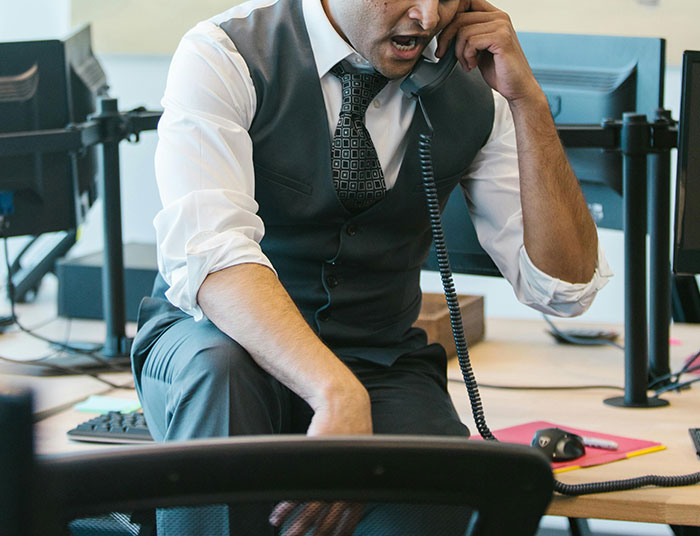 Employee Suspects Dumb Former Boss Couldn&rsquo;t Possibly Have Earned His Degrees, Exposes Him