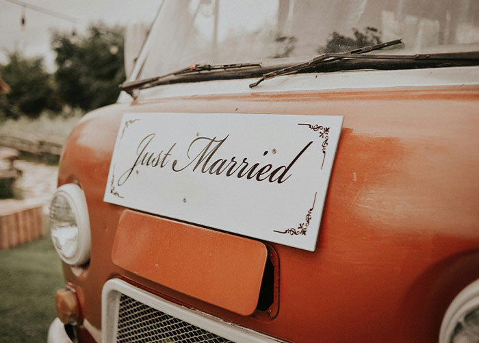 &ldquo;I Felt Betrayed&rdquo;: Bride's Friends And Family Shocked To See A Random Guy At The Altar