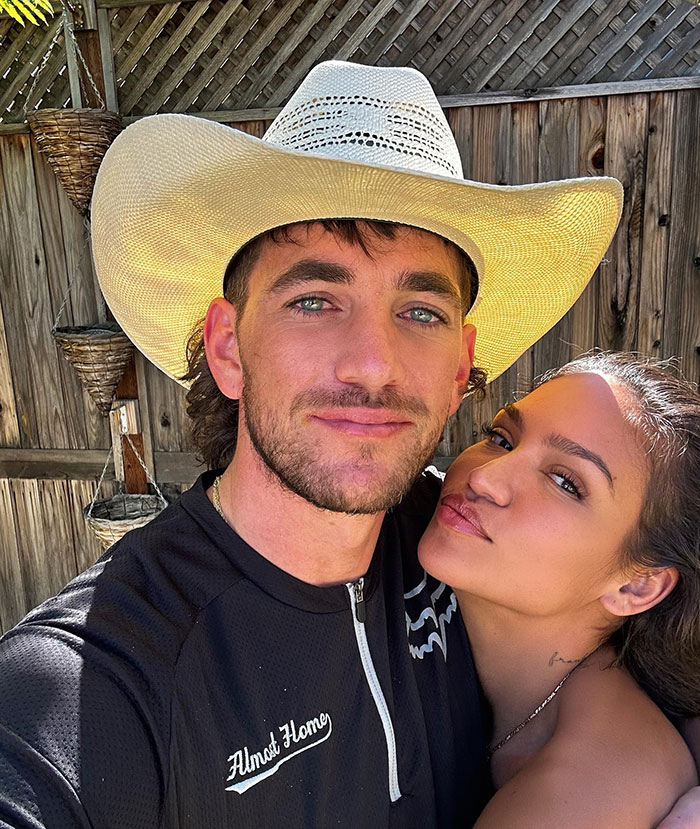 Sean &ldquo;Diddy&rdquo; Combs Posts Public Apology After Video Surfaces Of Him Beating Cassie Ventura