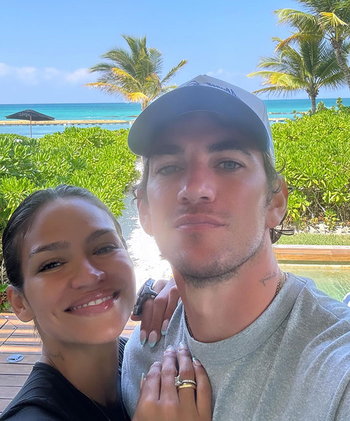 Sean &ldquo;Diddy&rdquo; Combs Posts Public Apology After Video Surfaces Of Him Beating Cassie Ventura