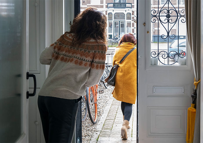 “I’m Child-Free By Choice, Can You Please Leave?”: Woman Has Enough Of Neighbors’ Visits “I’m Child-Free By Choice, Can You Please Leave?”: Woman Has Enough Of Neighbors’ Visits