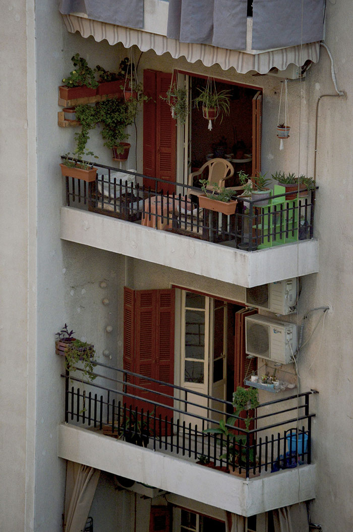 “I’m Child-Free By Choice, Can You Please Leave?”: Woman Has Enough Of Neighbors’ Visits “I’m Child-Free By Choice, Can You Please Leave?”: Woman Has Enough Of Neighbors’ Visits