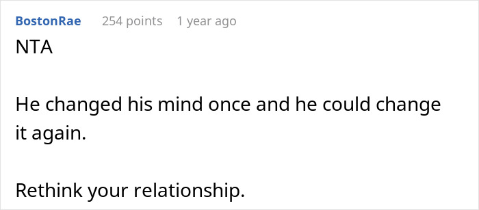 Man Lets Friends Convince Him That GF Is A Gold Digger And Demands $2.5k Rent, Ends Up Single
