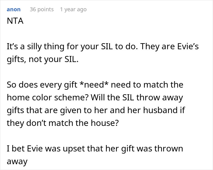 Girl’s Birthday Presents End Up In The Trash Because They Don’t Match Her Mom’s Aesthetic Girl’s Birthday Presents End Up In The Trash Because They Don’t Match Her Mom’s Aesthetic