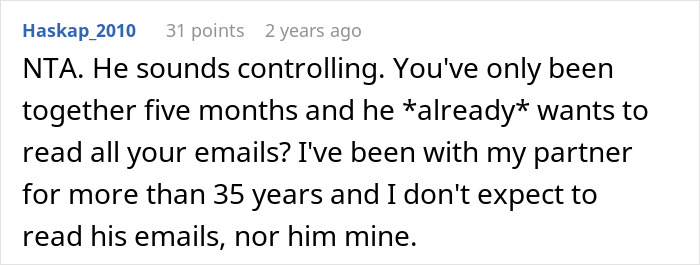 Woman Refuses To Risk Her Job So BF Can Check Her Phone At All Times As A &lsquo;Trust Gesture&rsquo;