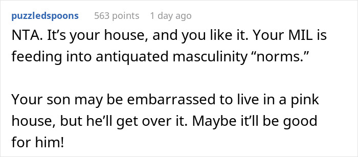 Guy Decides Not To Change Color Of The House He Bought, His Teen Son Struggles With It Years Later