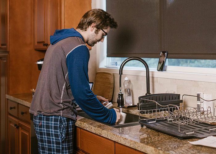 “Would Never Be Okay If The Roles Were Reversed”: 40 Creepy Things Women Say To Men