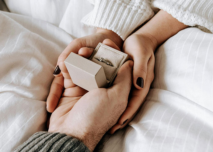 “Would Never Be Okay If The Roles Were Reversed”: 40 Creepy Things Women Say To Men