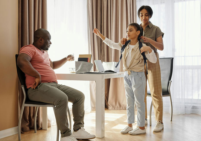 Mom Gets Angry After Teacher Stands Her Ground And Refuses To Change Kid's 'F' Grade