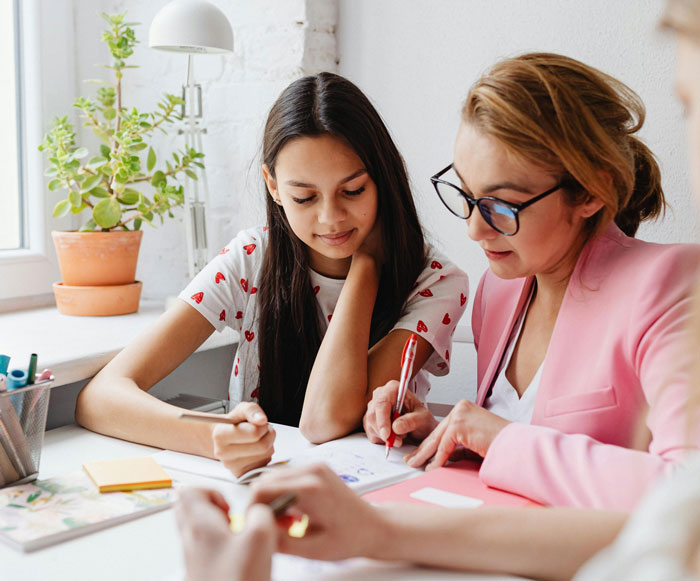 Mom Gets Angry After Teacher Stands Her Ground And Refuses To Change Kid's 'F' Grade