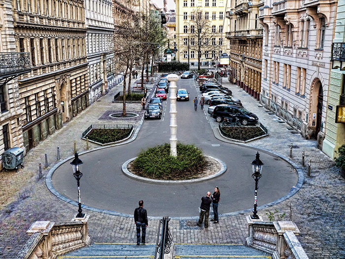 "Tilt-And-Turn Windows": 32 Things Travelers Were Impressed By In Other Countries