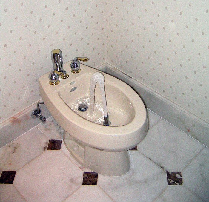 "Tilt-And-Turn Windows": 32 Things Travelers Were Impressed By In Other Countries