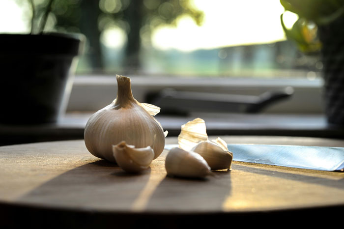 Woman Goes From Hating BF&rsquo;s Garlic Obsession To Heartbreak By Unravelling His Affair Through It