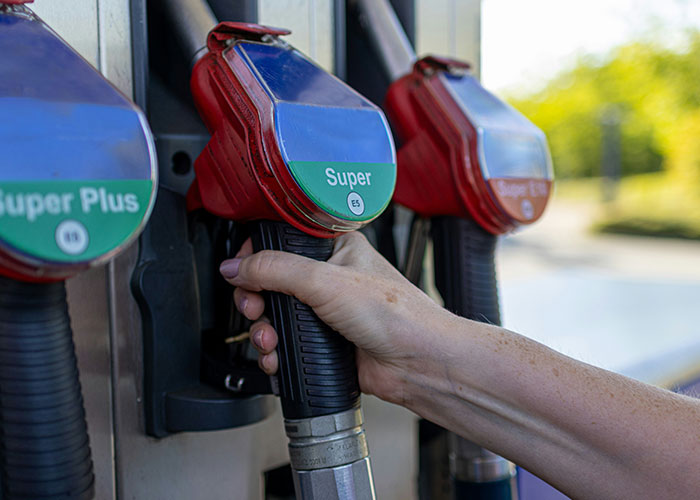 Woman Gets A Reality Check About Her &lsquo;Loser&rsquo; Boyfriend Online After Asking Him To Pay For Gas