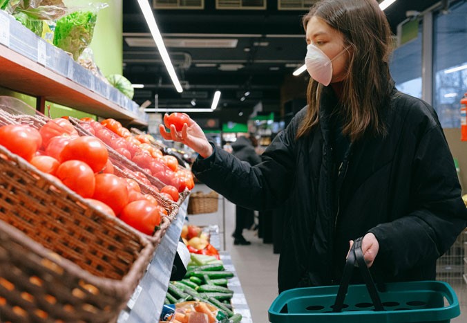 Cashier Can’t Do Anything Against Karen Breaking Checkout Rules, Another Shopper Humbles Her Instead Cashier Can’t Do Anything Against Karen Breaking Checkout Rules, Another Shopper Humbles Her Instead