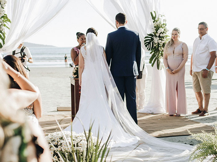 "All Of The Wannabes": Groom's Parents Deliver The Most Insulting Speech, Think It's Funny