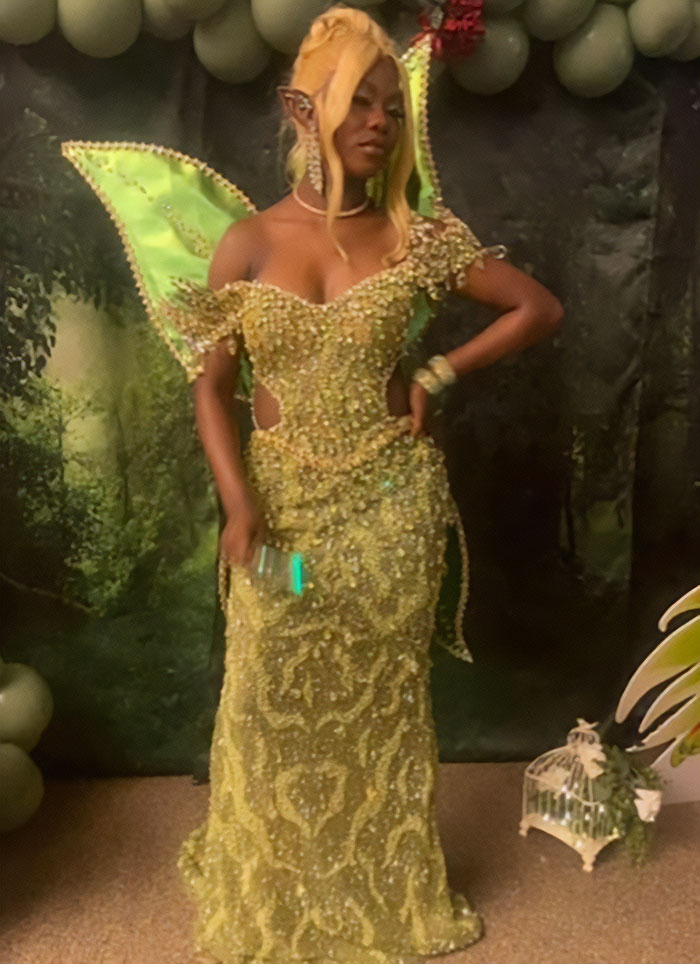 Florida High School&rsquo;s &ldquo;Once Upon A Time&rdquo; Prom Goes Viral For Stunning Met-Gala-Level Outfits