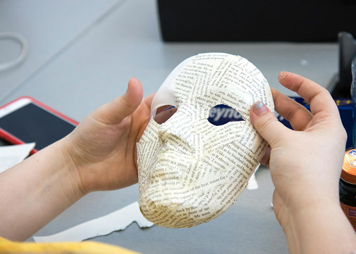 “¿Qué has visto en casas ajenas que te hiciera cambiar de opinión sobre esa persona?” (20 respuestas)