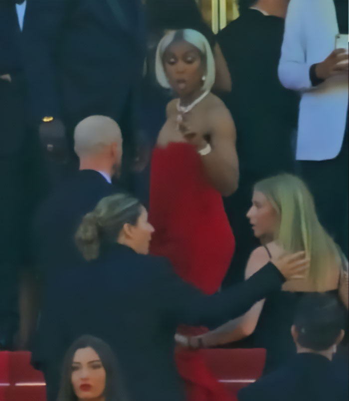 “Racist Pure And Simple”: Kelly Rowland Explains What Happened In The Viral Cannes Incident “Racist Pure And Simple”: Kelly Rowland Explains What Happened In The Viral Cannes Incident