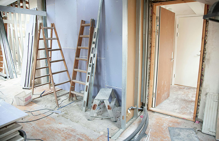 Guy Doesn’t Want To Pay Brother Who Renovated His House, Regrets It When He Has To Pay Extra