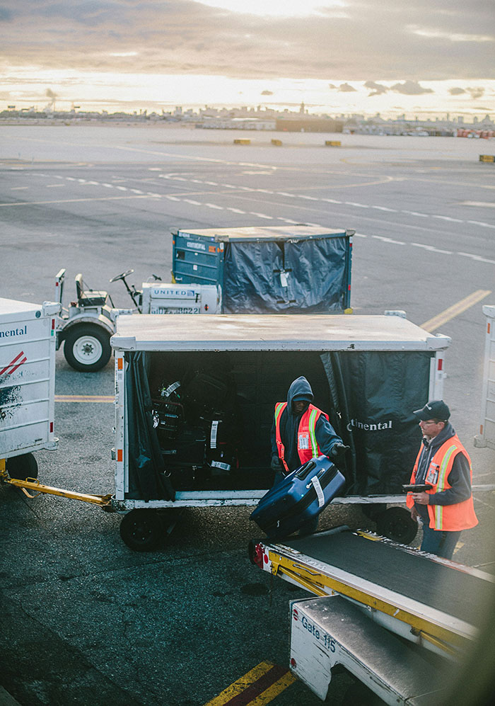 &ldquo;This Breaks My Heart&rdquo;: People Stunned&mdash;And Angry&mdash;After Woman Buys Lost Luggage From Airport
