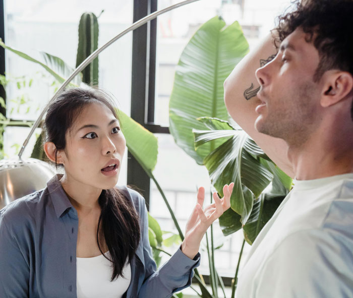 Dad Thinks 13+ Hour Flight Is Okay For 5YO To Manage Alone, Shocked Wife Insists He Accompany Kid