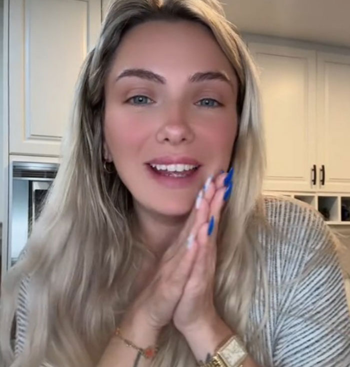 Ex-Husband Reveals Mom&rsquo;s Dark Past After Tearful B-Day Cake Video Went Viral