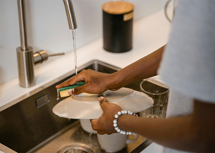 30 Nannies Share The Horror Stories That Made Them Say “Nope, I’m Out”