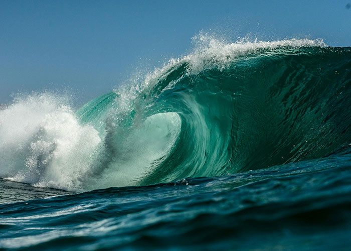 “People Who Escaped Death By Complete Luck. What Happened?” (30 Answers)