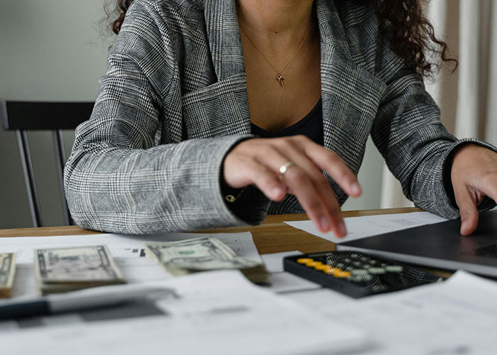 30 People Who Got A Ton Of Money Very Quickly Open Up About What Changed