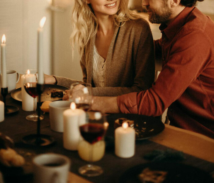 30 People Who Dated Rich Share The Most Surprising Things They Experienced