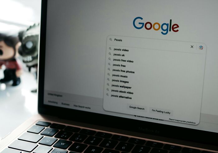 Netizens Cringe Remembering They Did These 30 Things As They Didn’t Know They Were Inappropriate