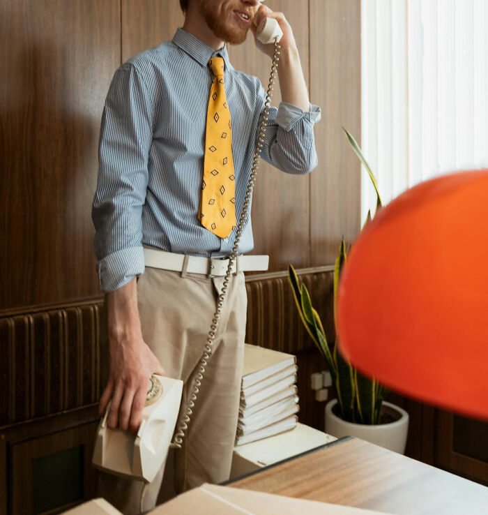 30 Workers Share Their Industry's Equivalent Of "Bring Me Blinker Fluid" And They're Hilarious