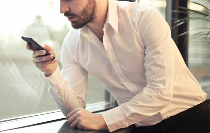 35 Internet Users Open Up About The Creepiest Things They Heard And Saw At Work