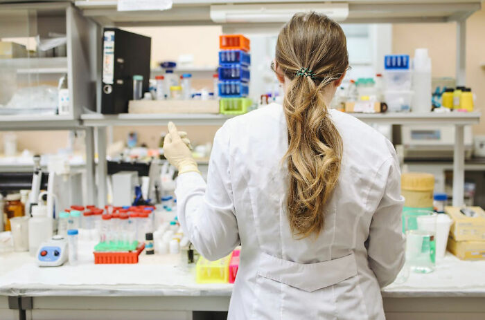 30 Workers Share Their Industry's Equivalent Of "Bring Me Blinker Fluid" And They're Hilarious