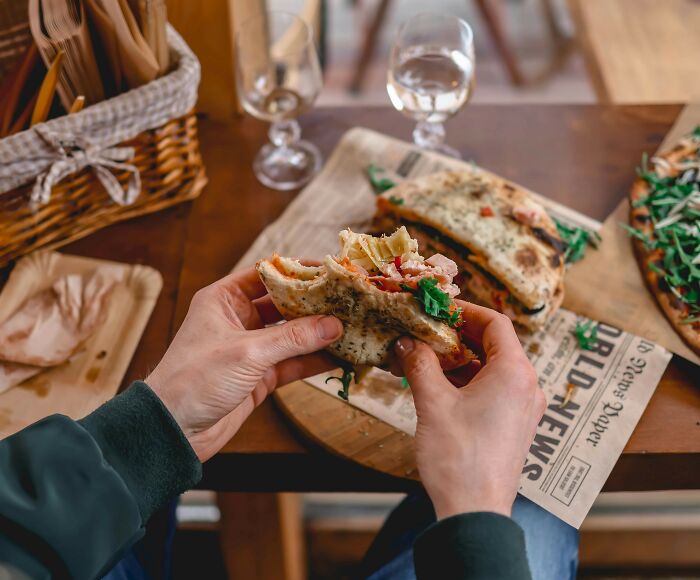 Customer Service Employees Share 30 Encounters With Clients That Left Them Speechless