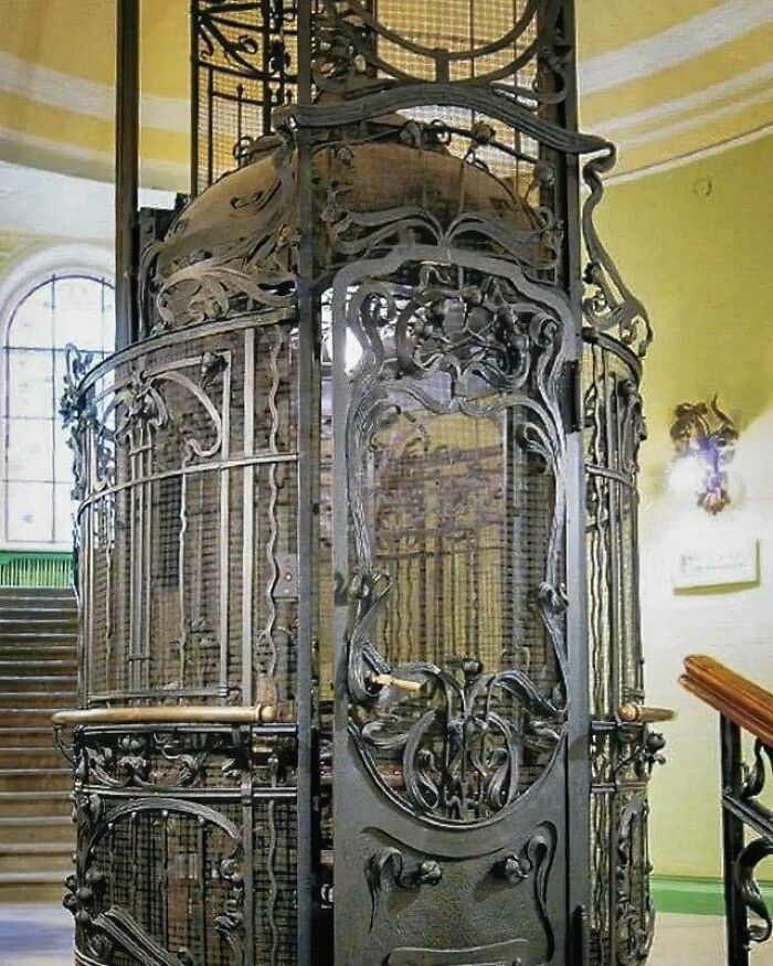 A Steam-Powered Elevator In The House Of Guard Captain S. Muyaki In St. Petersburg, Russia. Circa 1902-1903