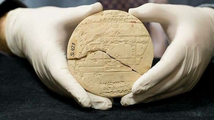 3,700-Year-Old Ancient Clay Tablet Containing Applied Geometry. A Millennia Before The Birth Of Pythagoras