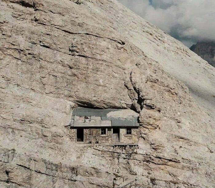 A Little Alpine Refuge That Was Built More Than 2700m Above Sea Level In Italy’s Dolomite Mountains (Mount Cristallo) Is Among Most Dramatic Reminders Of Wwi