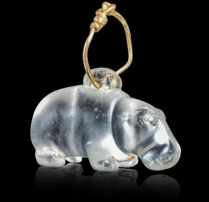 An Egyptian Rock Crystal Of A Chonky Hinpopotamus Amulet, Middle Kingdom, Ca. 2050-1650 Bce