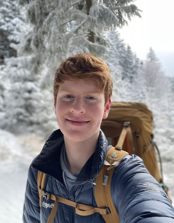 “On The Right Track”: Teenager Lives As 24/7 Train Passenger For Just $10k A Year “On The Right Track”: Teenager Lives As 24/7 Train Passenger For Just $10k A Year