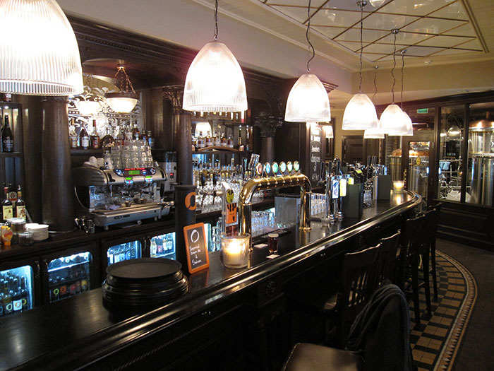 40 Red Flags Indicating You Should Immediately Leave The Restaurant You’re At