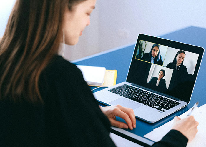 “I Left Shortly After”: 30 People Discuss The Dumbest Rules They’ve Ever Had To Follow At Work