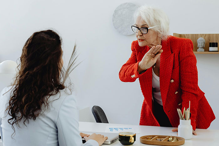 Man Ruins Karen's Day Without Saying A Word After She Tries To Push Past Him To Skip The Line Man Ruins Karen's Day Without Saying A Word After She Tries To Push Past Him To Skip The Line
