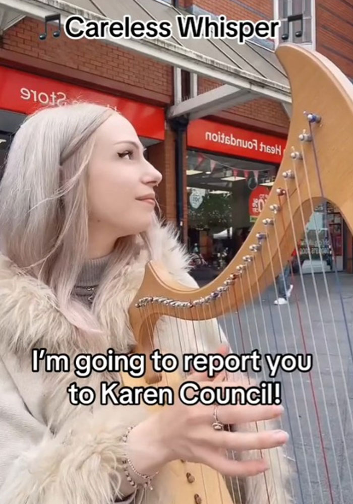 &ldquo;I&rsquo;m Not Begging&rdquo;: A Harpist Impressively Keeps Her Composure While A &ldquo;Karen&rdquo; Berates Her