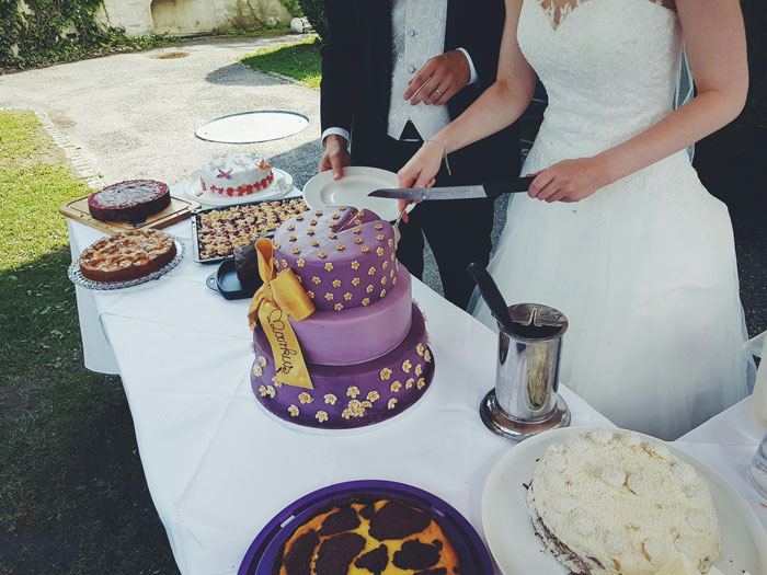 Woman Isn&rsquo;t Invited To A Wedding Because She&rsquo;s A &ldquo;Sinner&rdquo;, Gets Asked To Bake A Cake For It