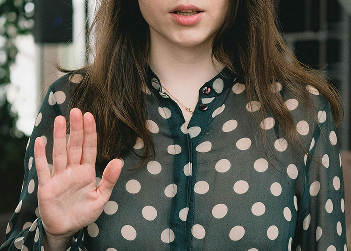 Passengers Unite Against Woman Who Wouldn't Give Up Her Aisle Seat For Family Of Five Passengers Unite Against Woman Who Wouldn't Give Up Her Aisle Seat For Family Of Five